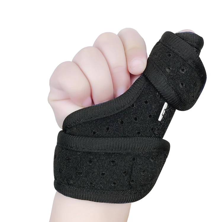 Finger bracers for children detail Finger bracers for children detail